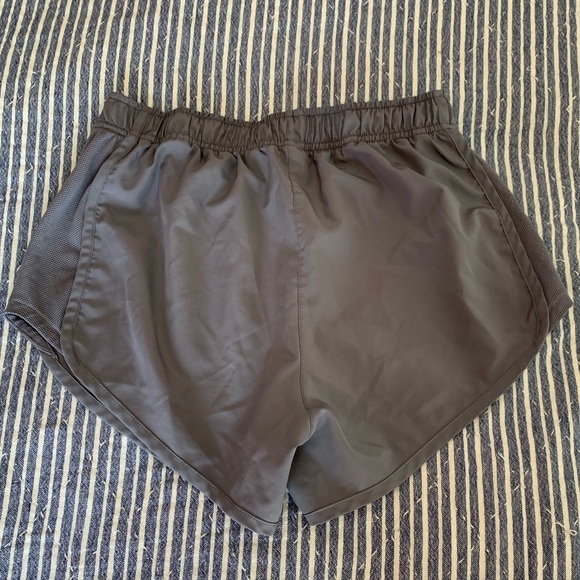 Nike Shorts - Picture 2 of 3